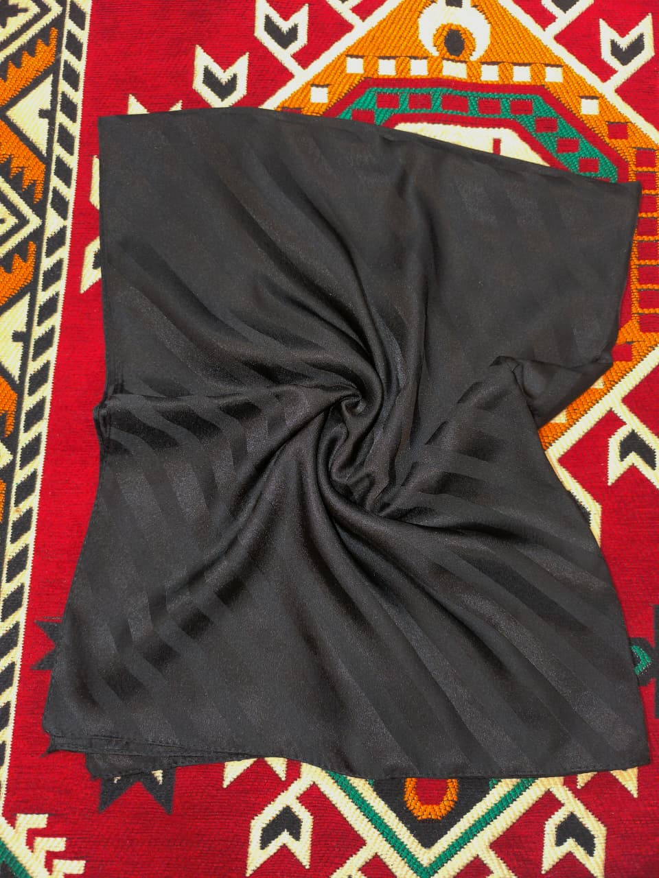 AT Jacquard Stole