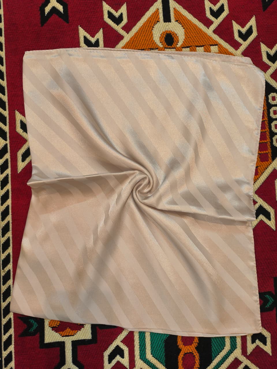 AT Jacquard Stole