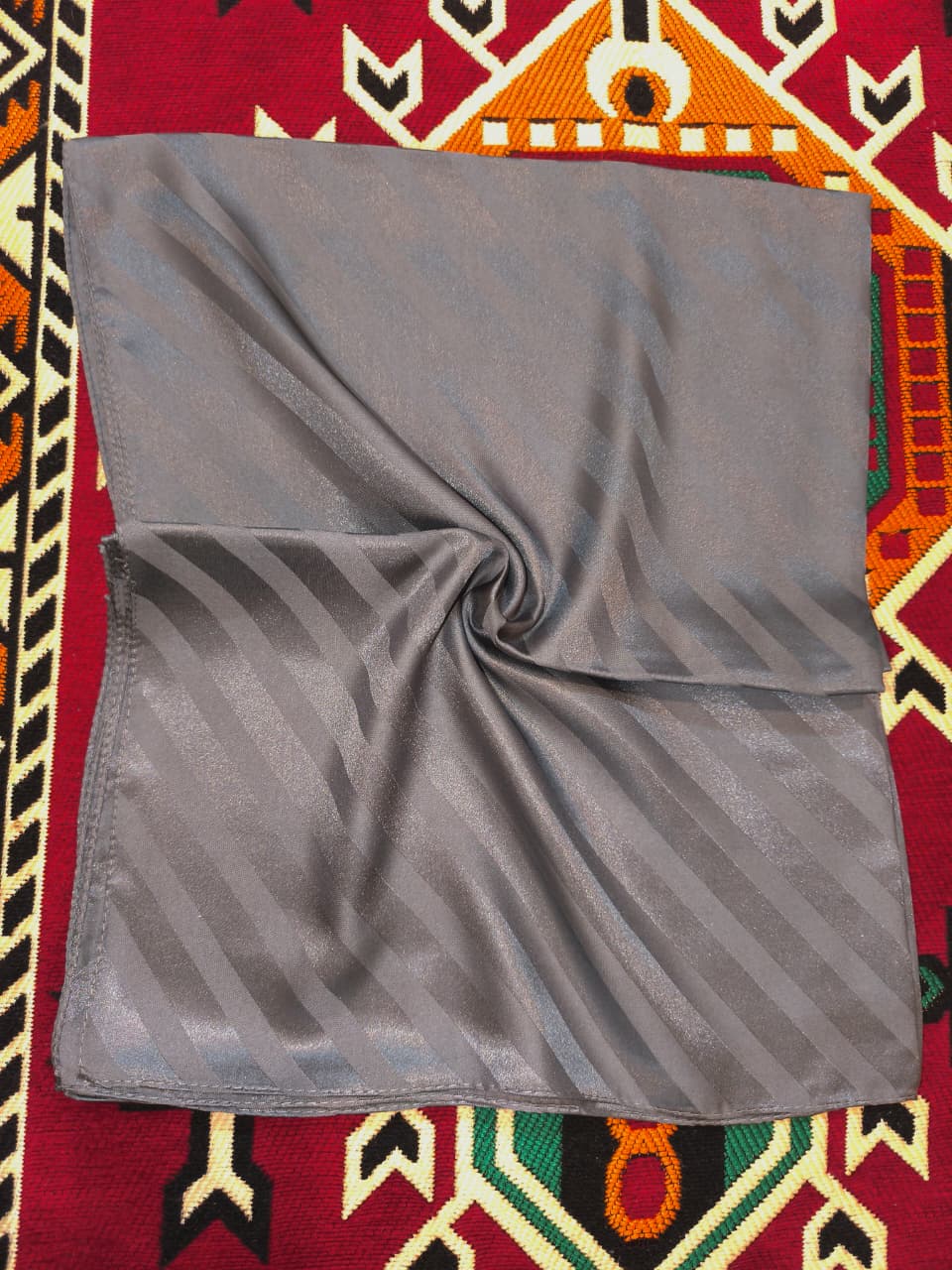 AT Jacquard Stole