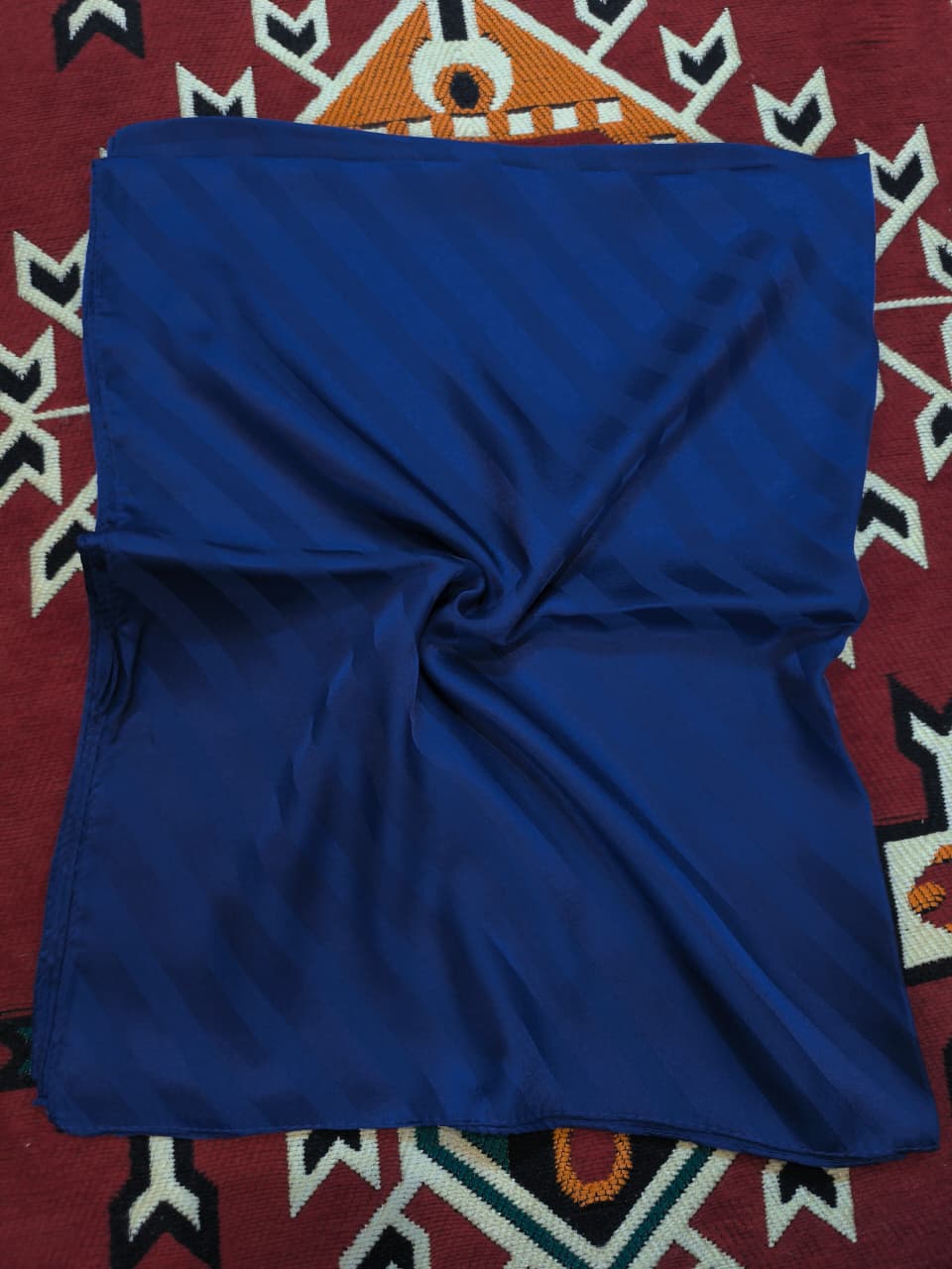 AT Jacquard Stole