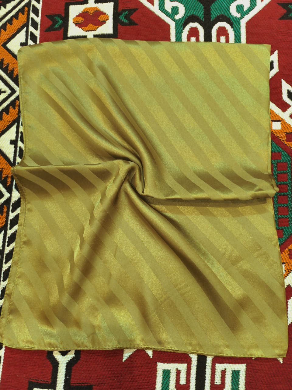 AT Jacquard Stole